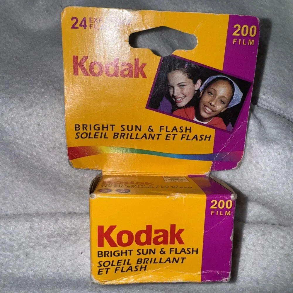 Kodak Gold 200 35MM Color Print Film 24 Exposures Bright Sun 11/2004 Expiration